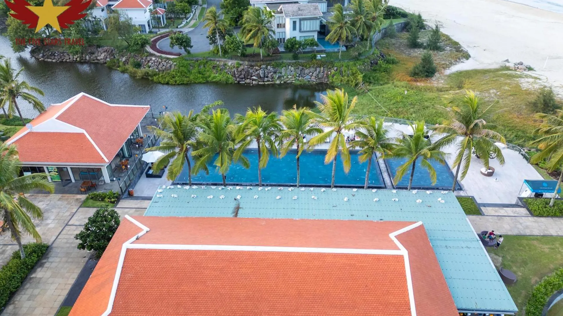 Villa 6 Bedrooms Luxury & Beachfront Da Nang