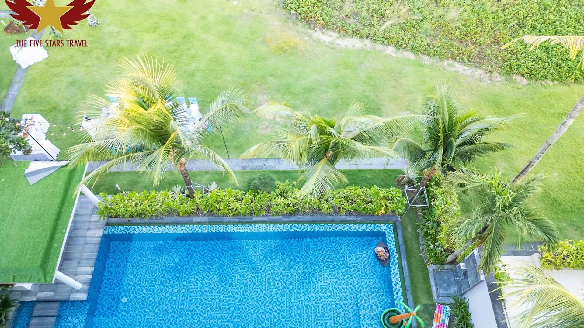 Villa 6 Bedrooms Luxury & Beachfront Da Nang