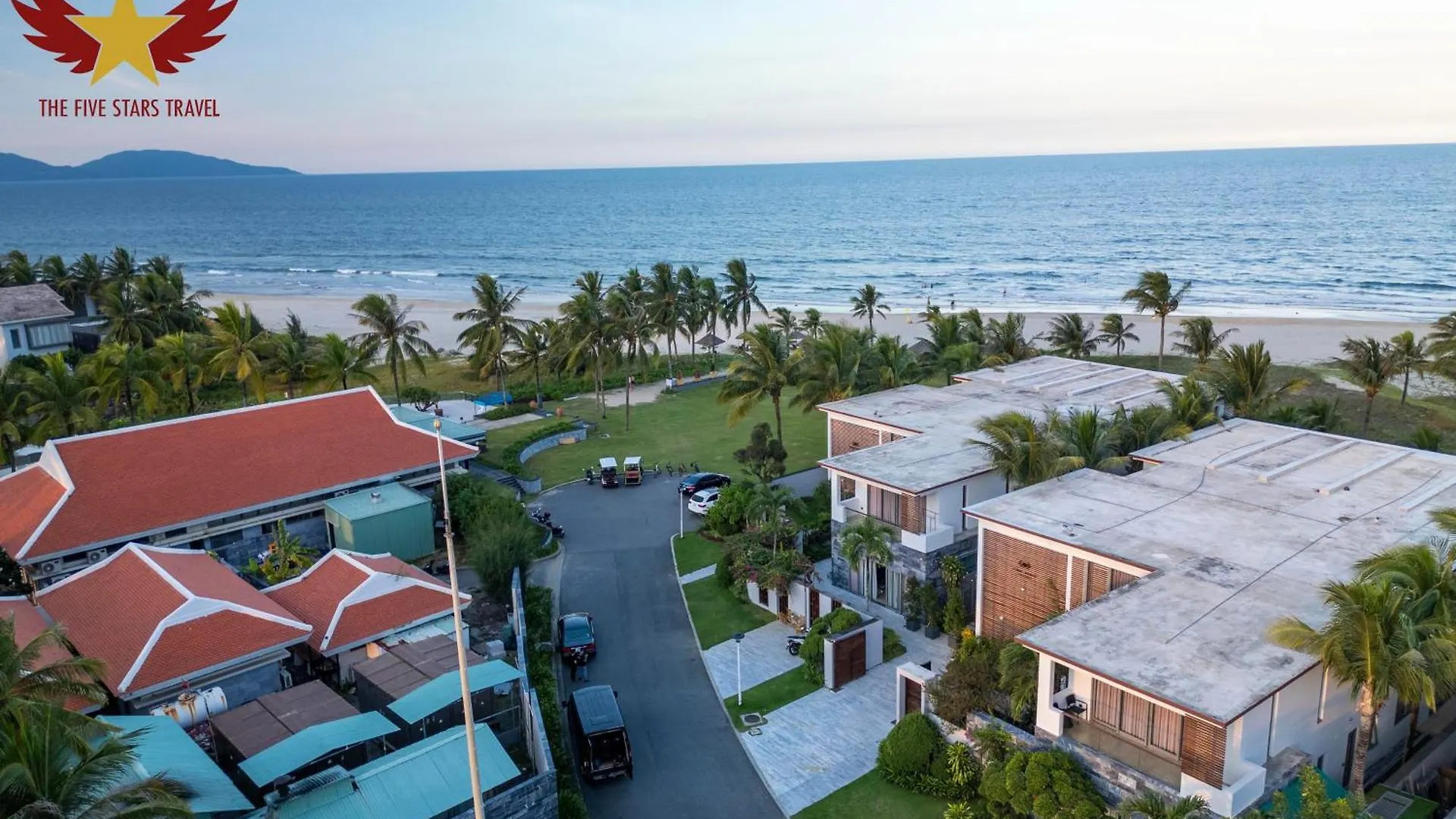 Villa 6 Bedrooms Luxury & Beachfront Da Nang