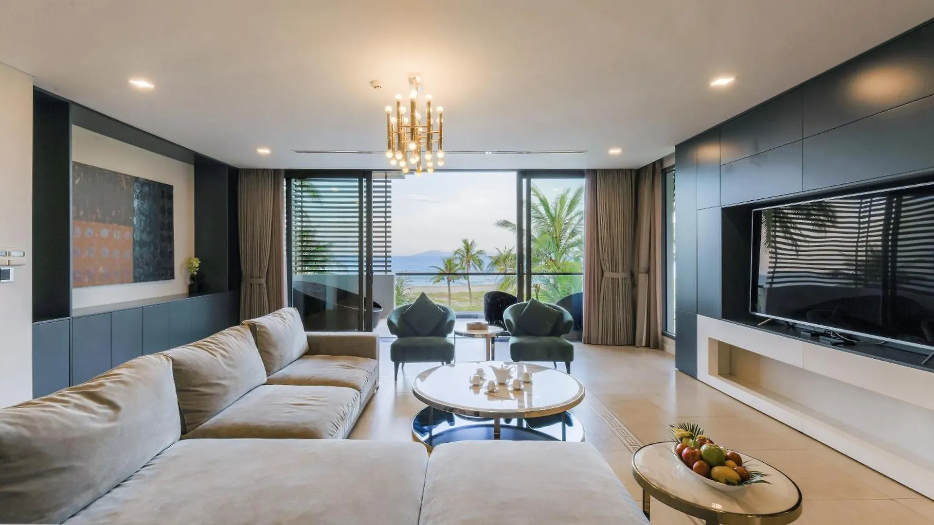 Villa 6 Bedrooms Luxury & Beachfront Da Nang 0*,