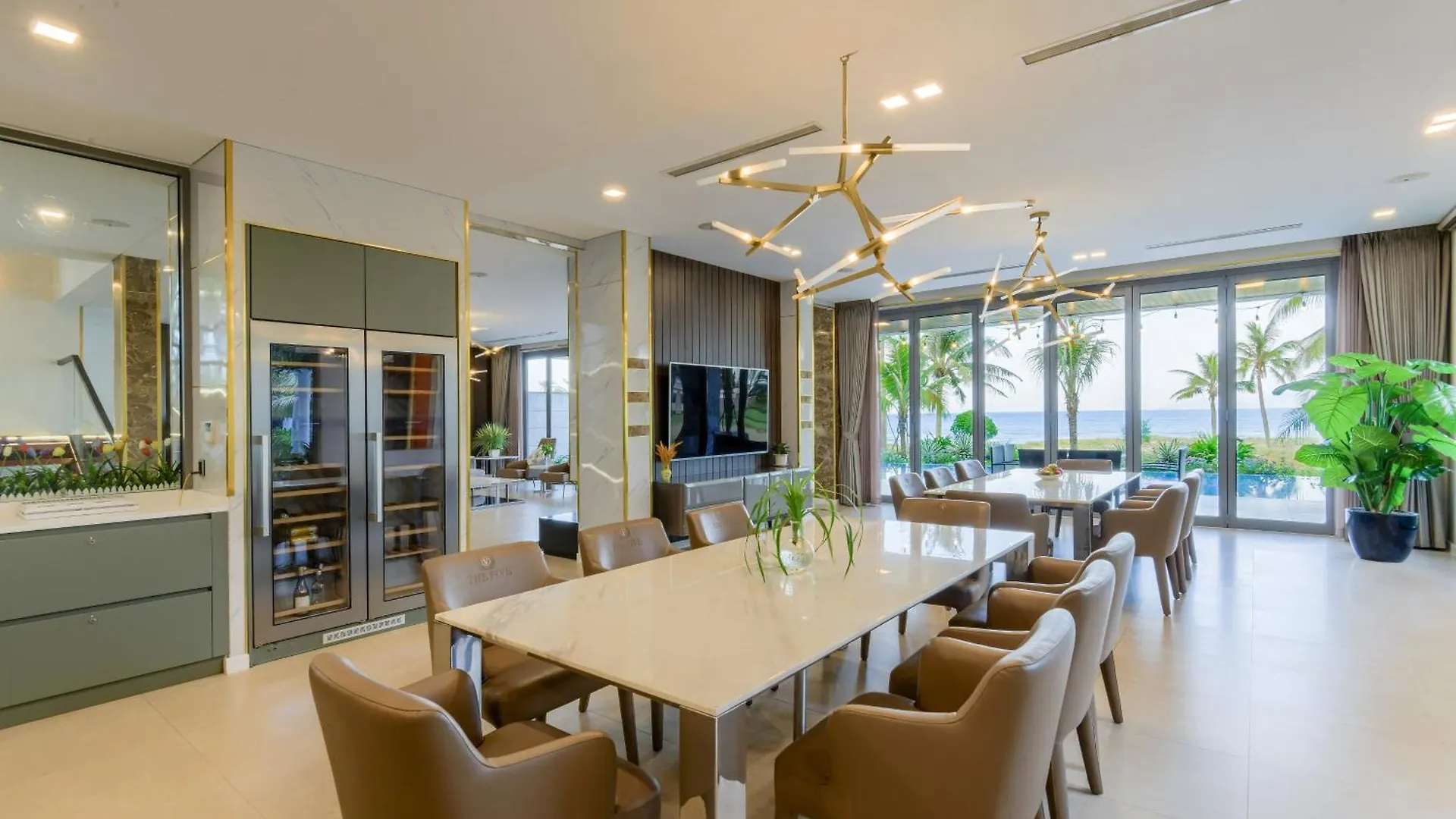 Villa 6 Bedrooms Luxury & Beachfront Da Nang 0*,  Vietnam