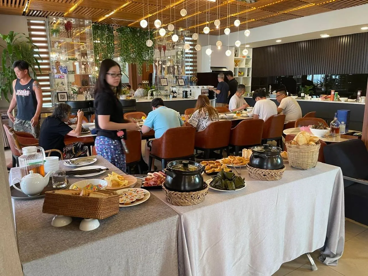 Villa 6 Bedrooms Luxury & Beachfront Da Nang