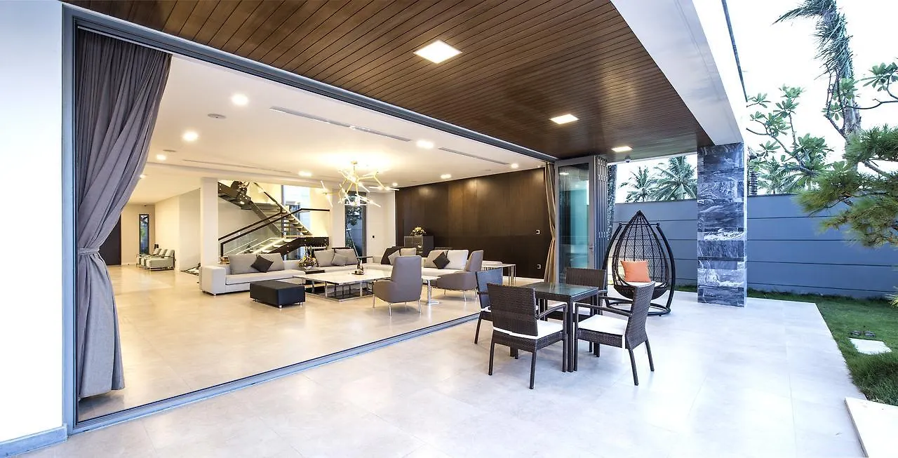 Villa 6 Bedrooms Luxury & Beachfront Da Nang 0*,